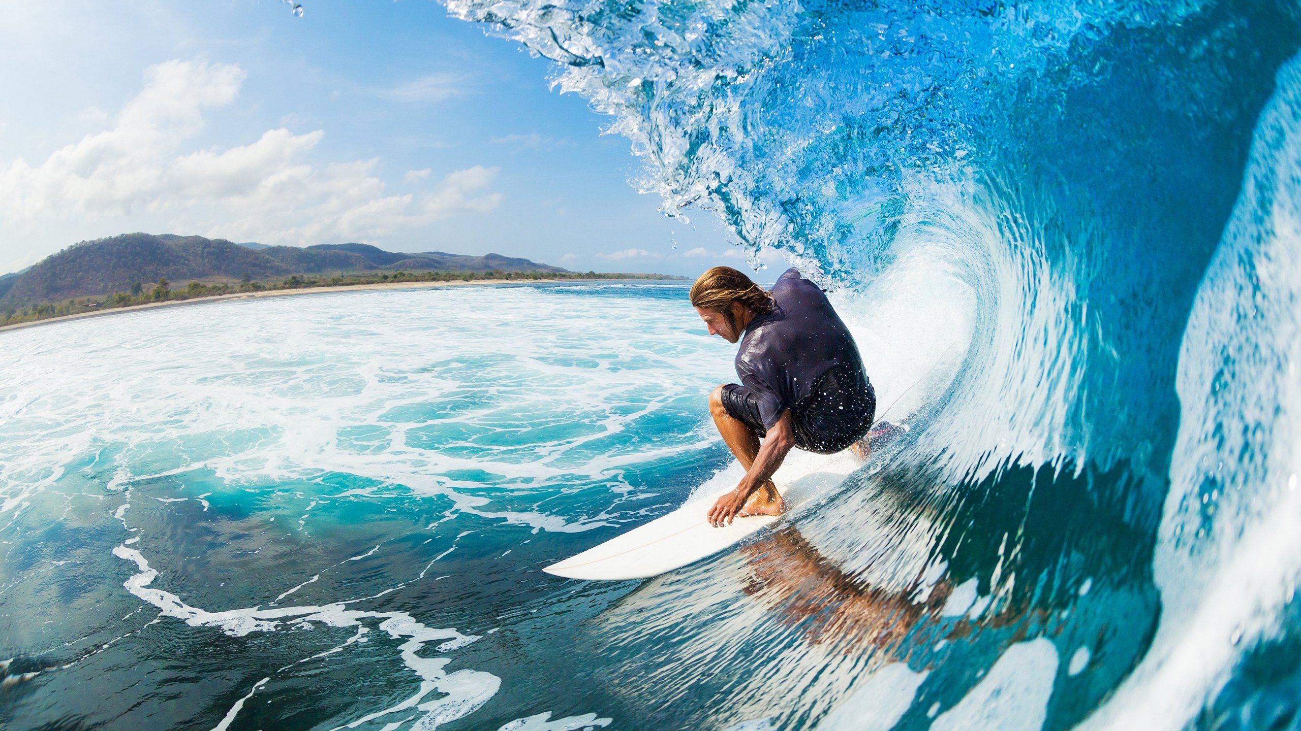 赛道与赛场，F1巴林揭幕战与CBA京吉对决的激情碰撞